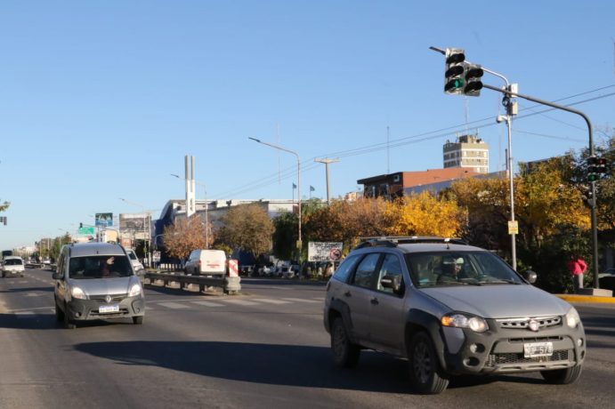 La Municipalidad renueva tecnología y avanza en la sincronización de los semáforos sobre la Avenida Mosconi